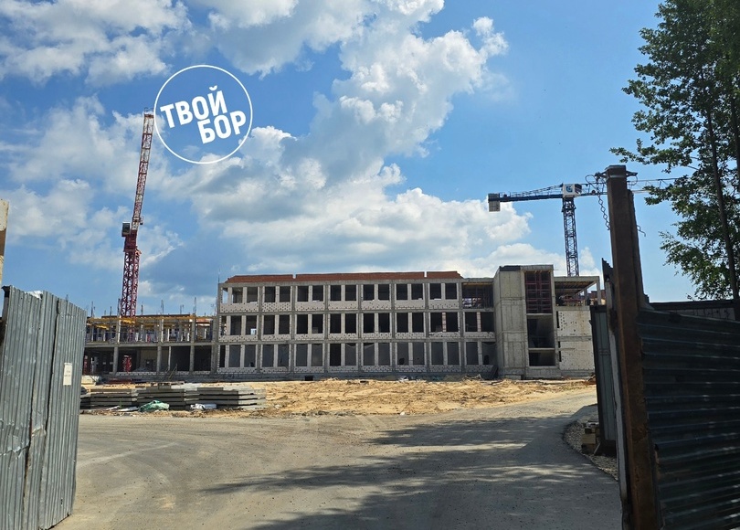 Новой школе присматривают оборудование