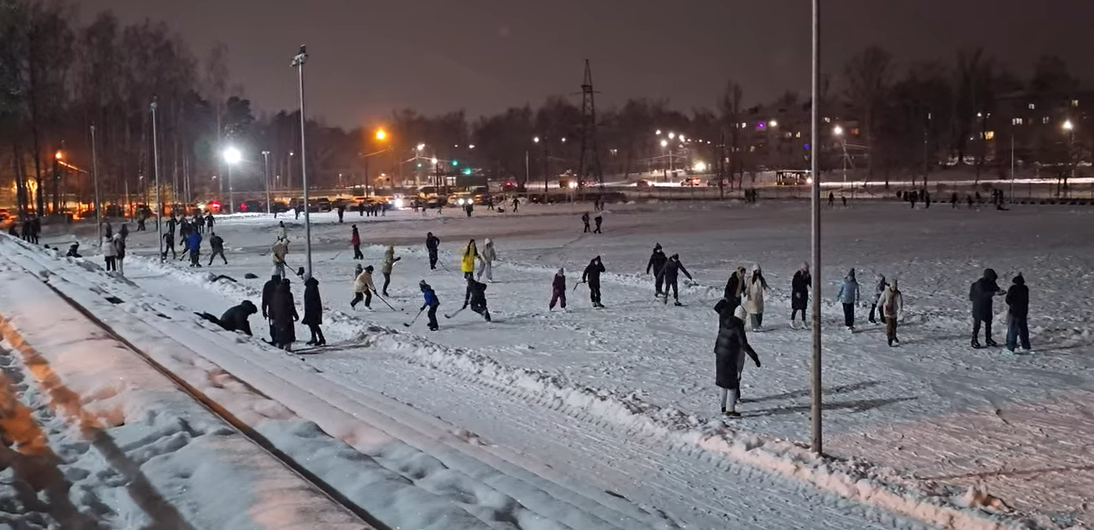 У меня – хоккейные, у неё – фигурные