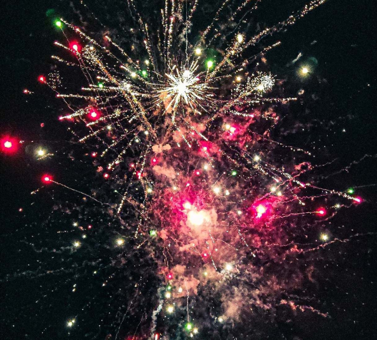 Информация от Правительства РФ о выходных и праздничных днях в 2025 году