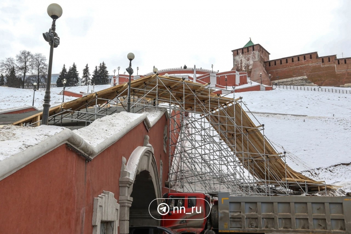 О происходящем на Чкаловской лестнице: