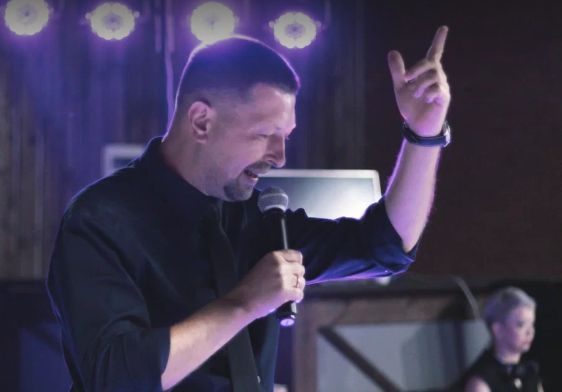 Количество жертв известного борского шансонье, оставшихся без денег и машин, достигло 50 человек