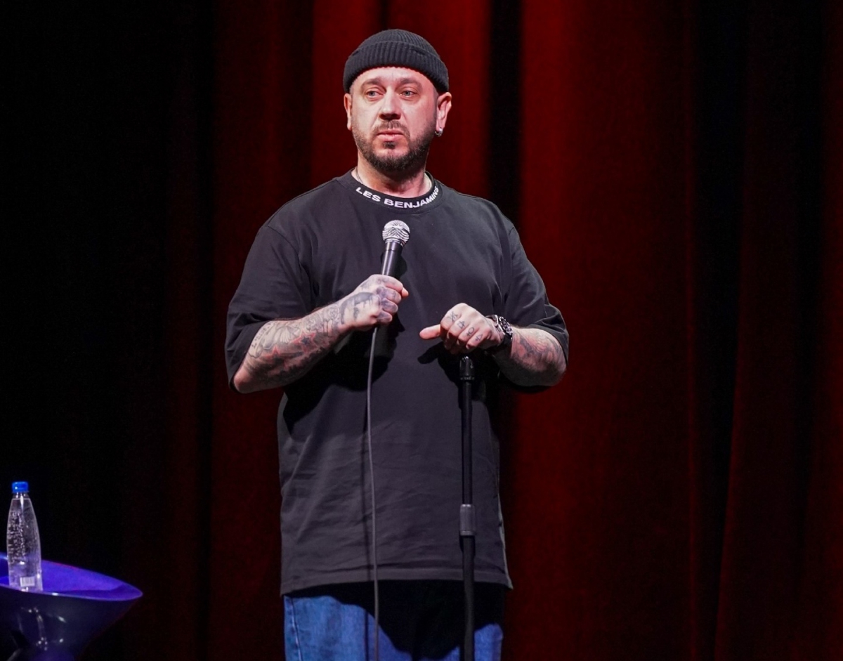 Бор посетил известный стендап-комик Старовойтов