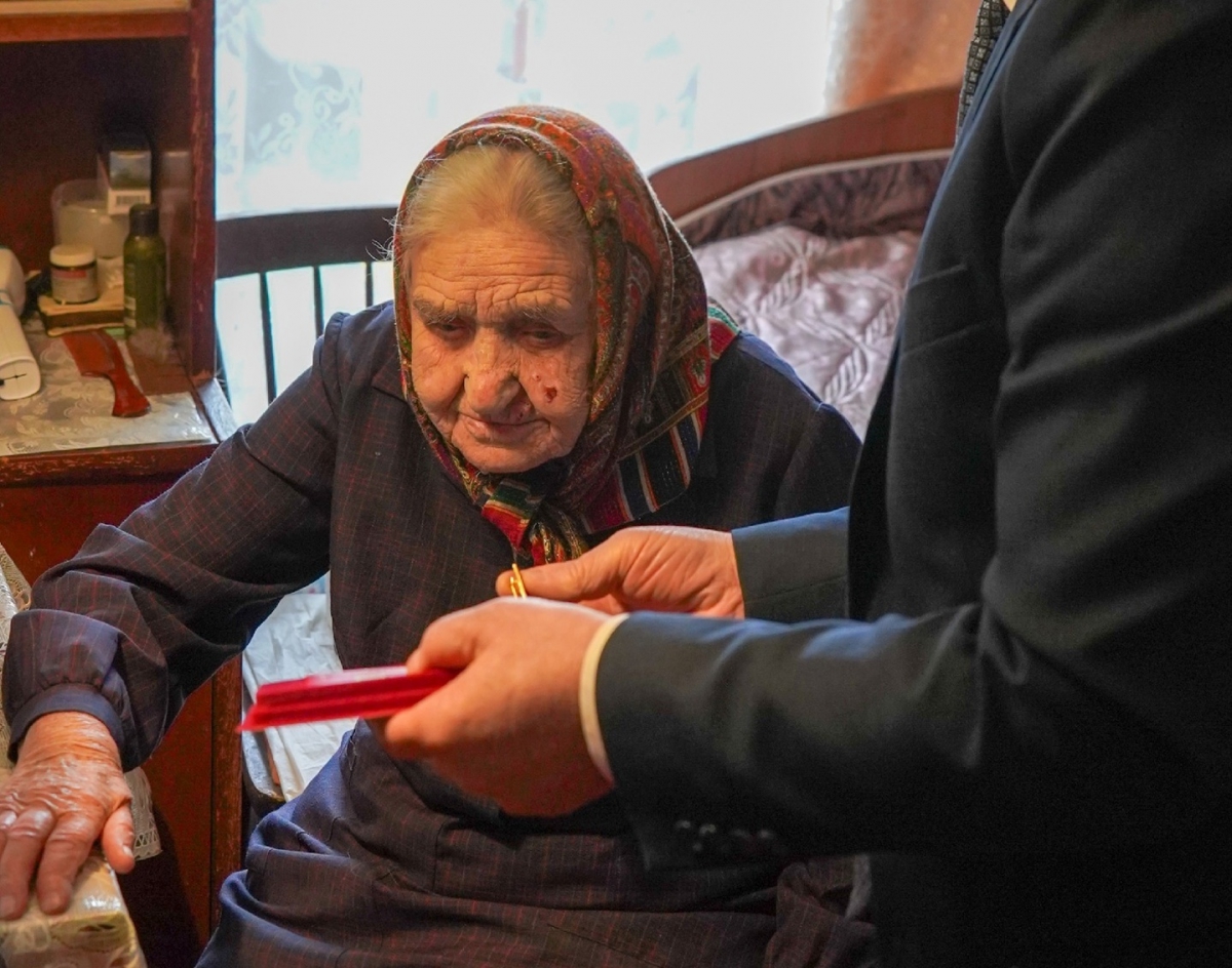 Звание Почётного гражданина присвоено ветерану ВОВ Галине Ивановне Семёнычевой