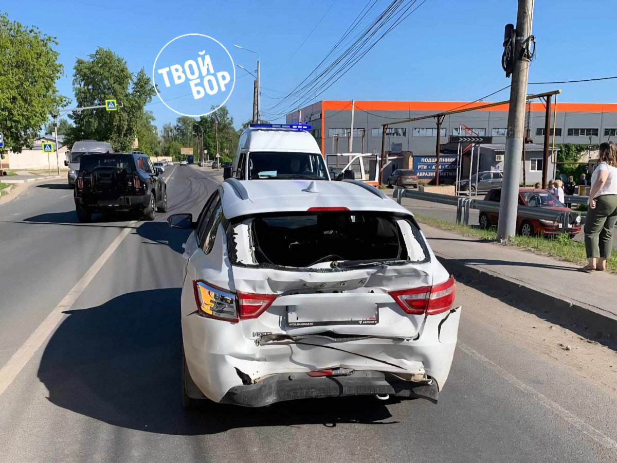 В ДТП на Стеклозаводом шоссе пострадали двое детей