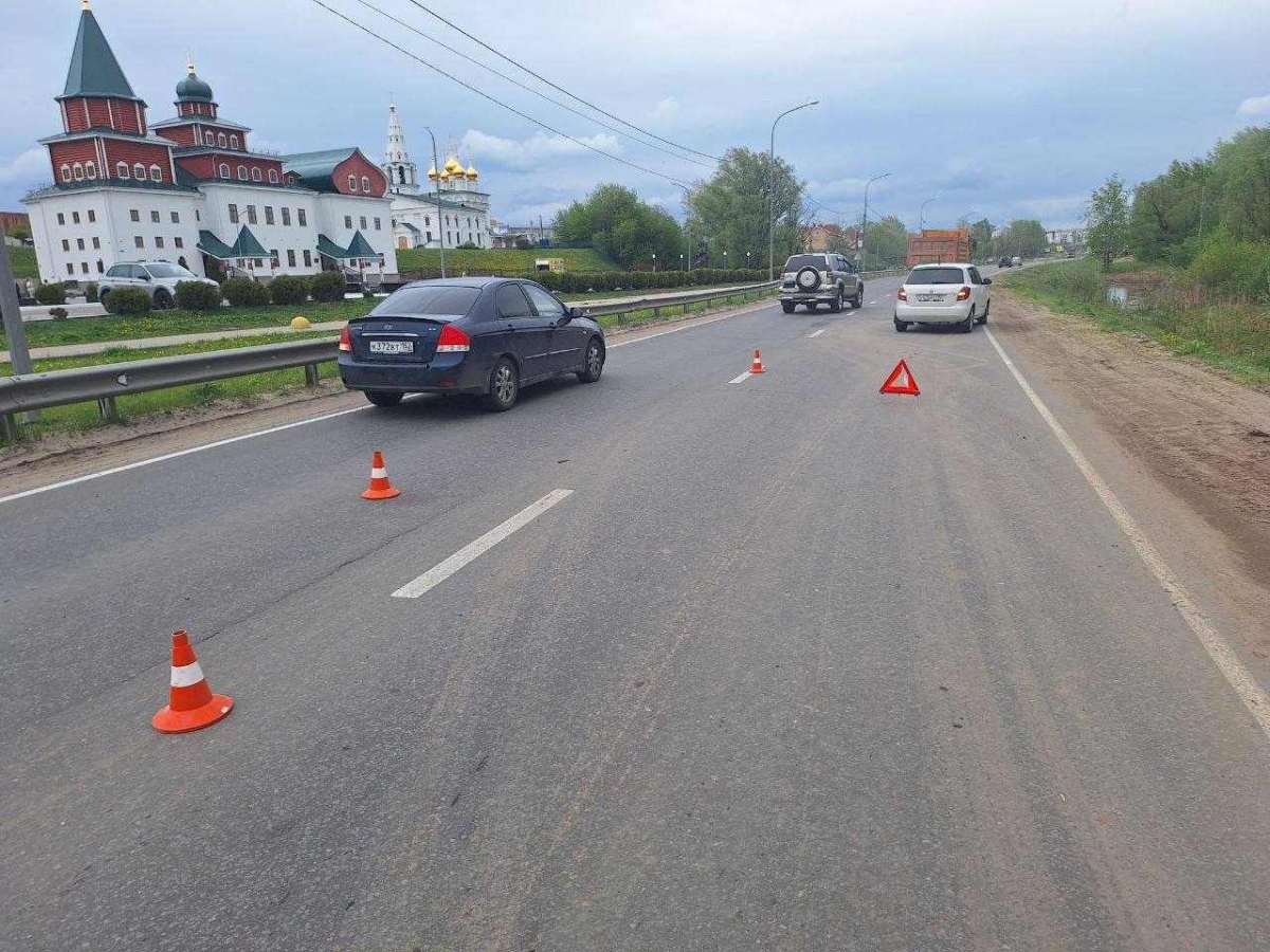 Школьница пострадала под колесами автомобиля на Бору