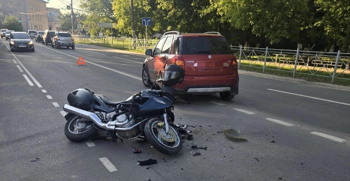 Автомобилист стал виновником аварии с мотоциклистом