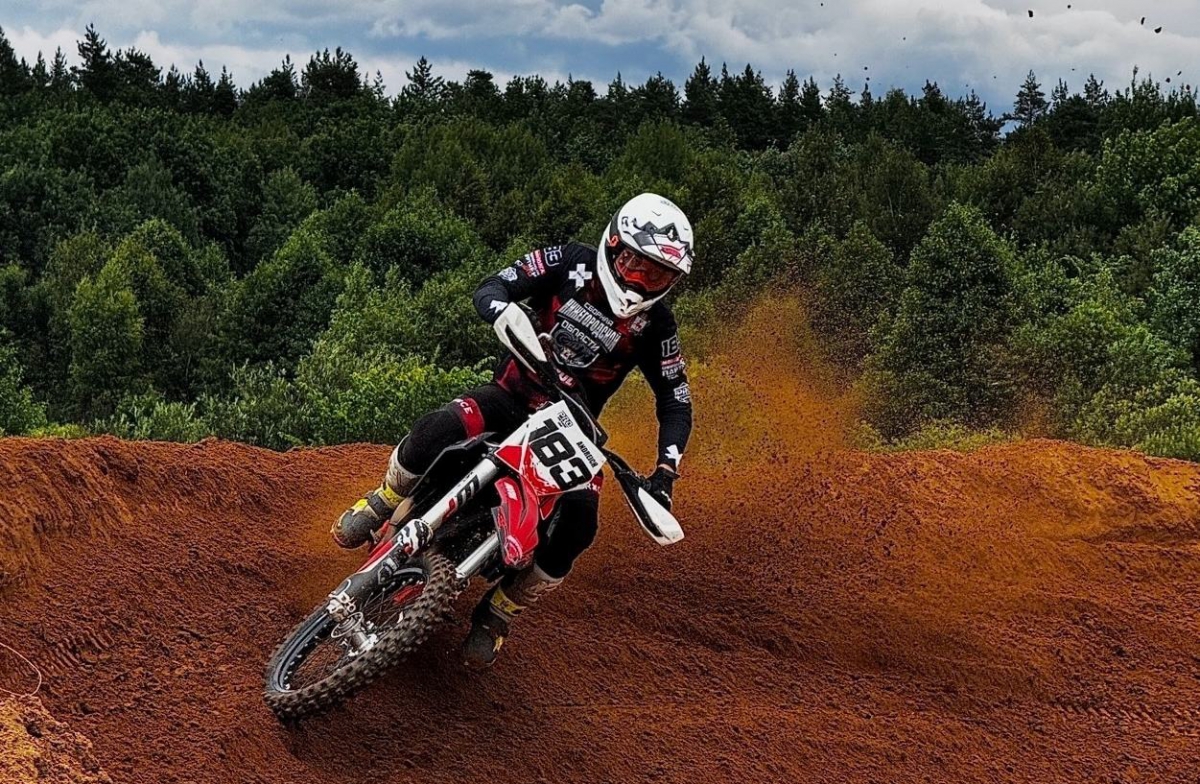 Спортсмены "СШ Кварц" — призёры чемпионата по мотокроссу