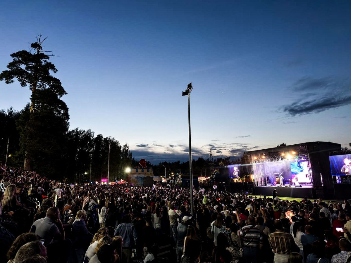 Катерина Голицына поёт вместе с борчанами!