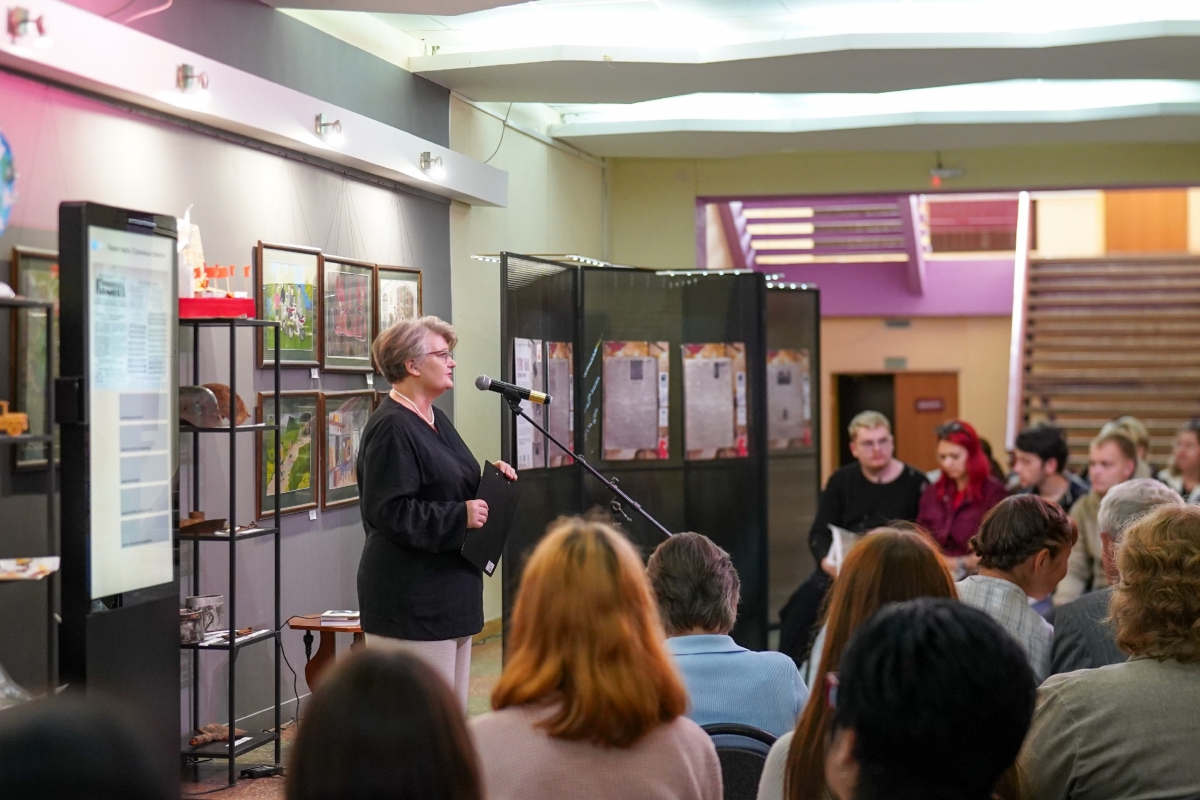 В центре культуры «Октябрь» открылась выставка «Герои тыла»