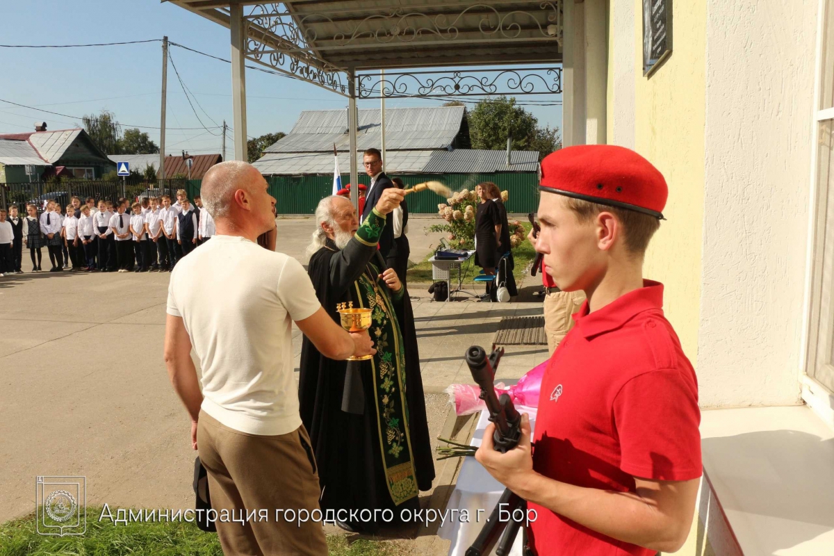 В школе № 3 появилась мемориальная доска в память о М. А. Воробьёве