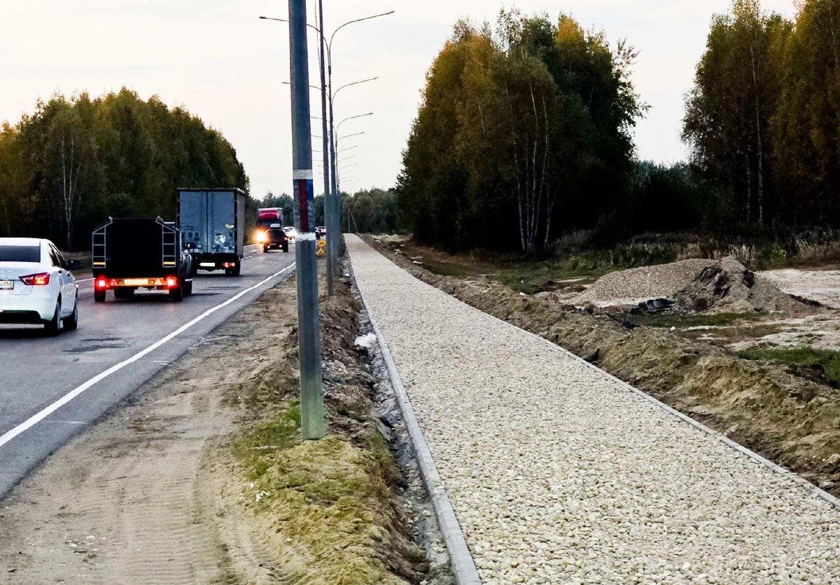 Велосипедную дорожку от Юрасовского до Волгоречья заполняют щебнем