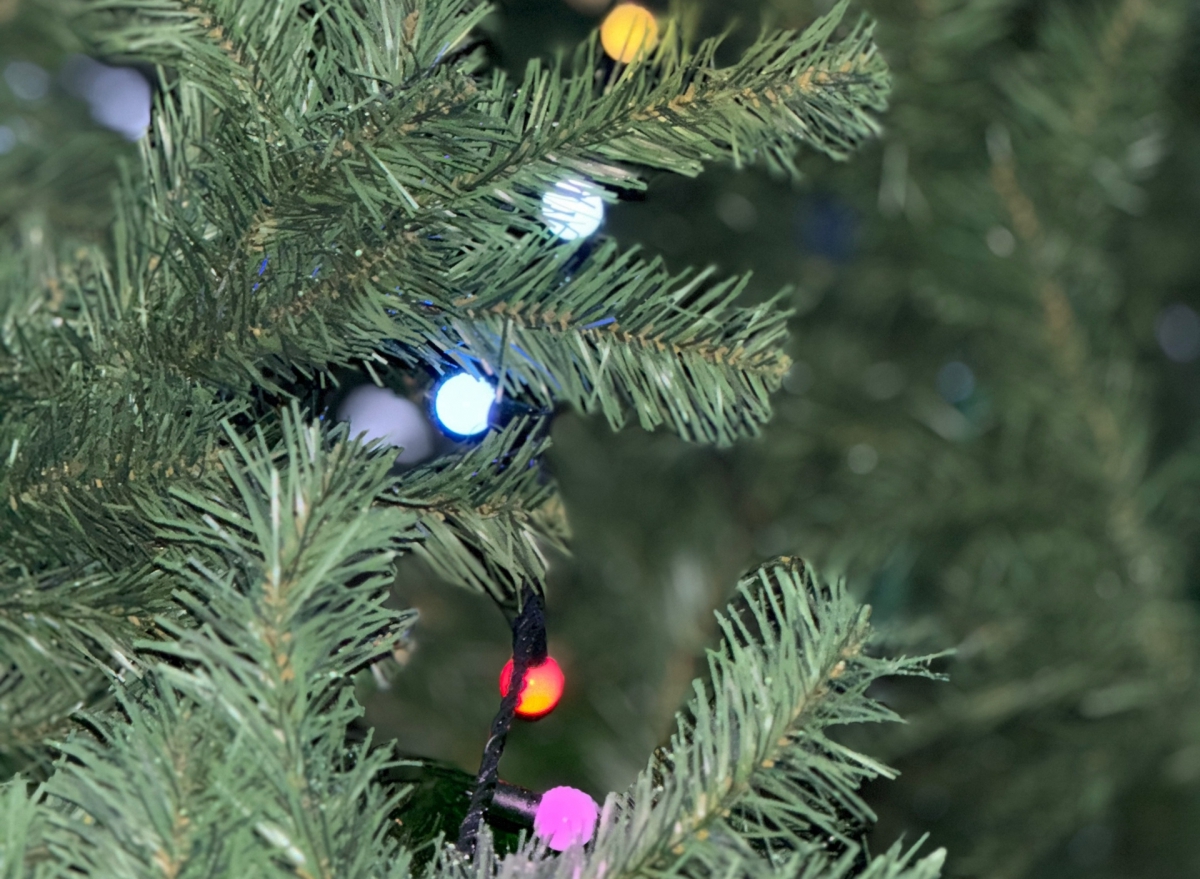 Бор продолжает преображаться к Новому году