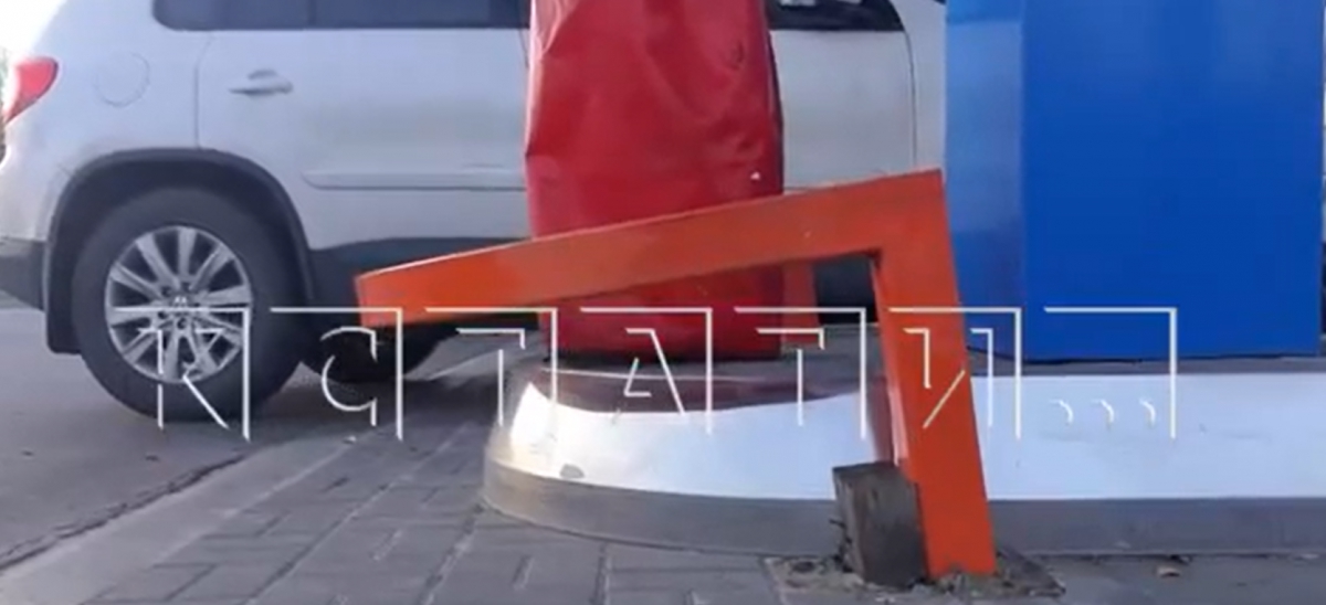 На заправке у Борского моста произошёл скандал