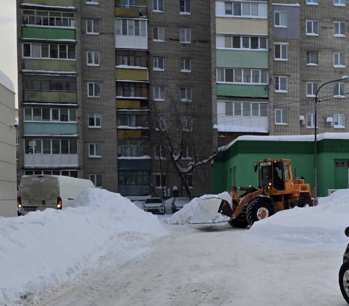 О расчистке снега на Бору