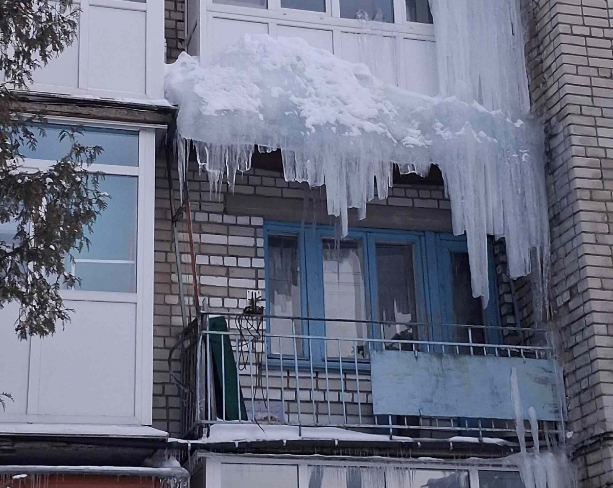 Песня посвящается всем, у кого есть зимние жалобы на работу ДУКа, УКа и ТСЖ