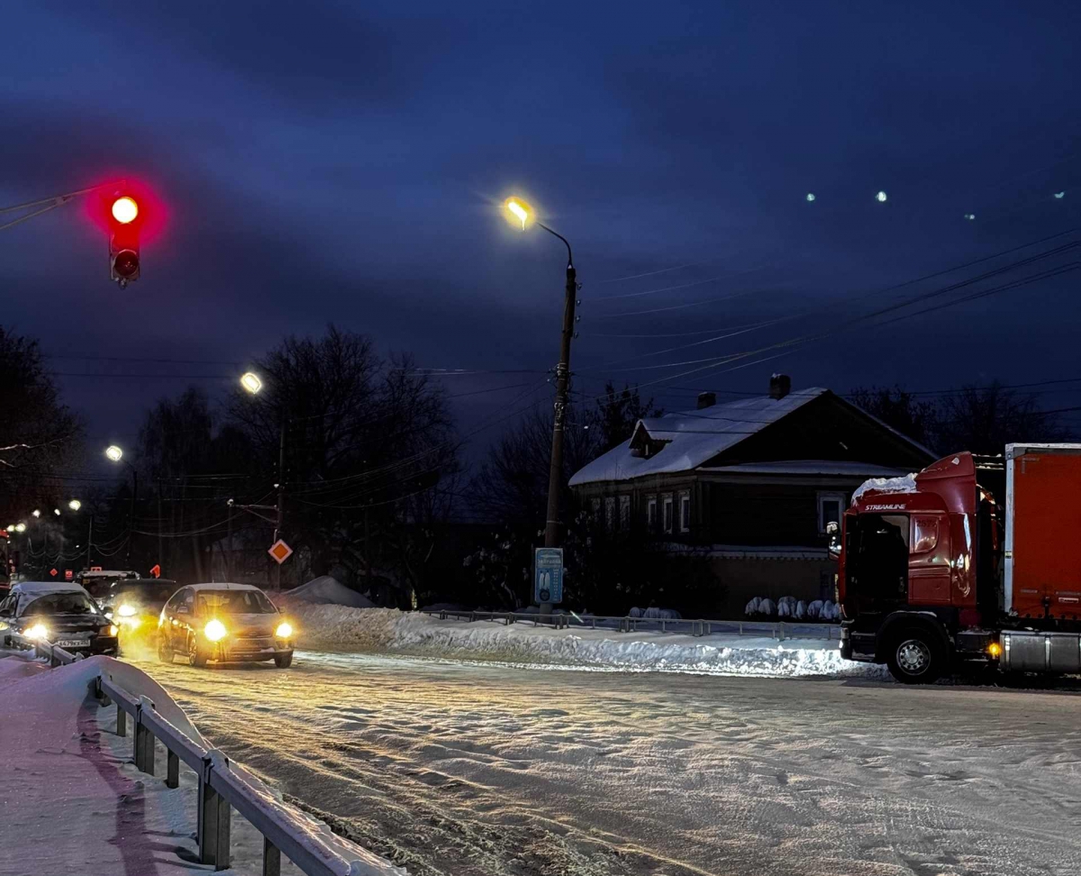 Зима лютует, Военный буксует