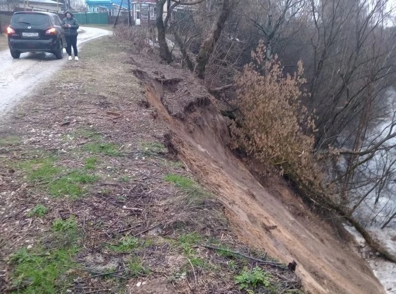 Оползень произошел в деревне Зуево
