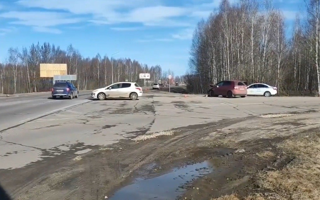 Ребенок и трое взрослых пострадали в ДТП на Бору