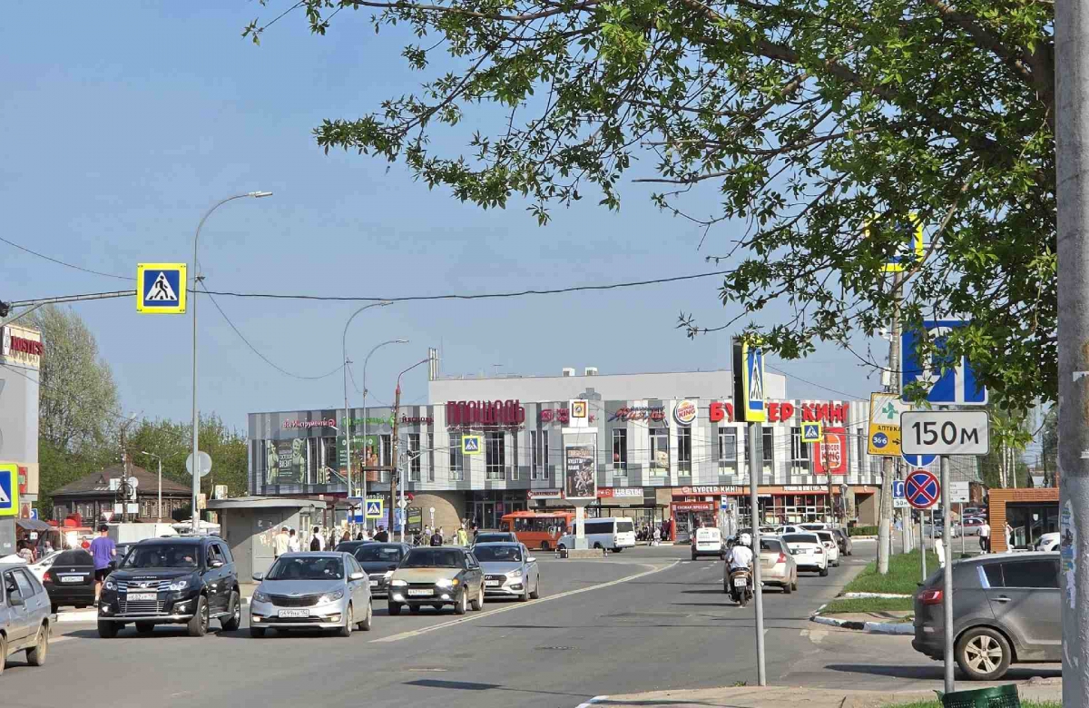От рынка в сторону стадиона "Спартак" появилась галерея Героев