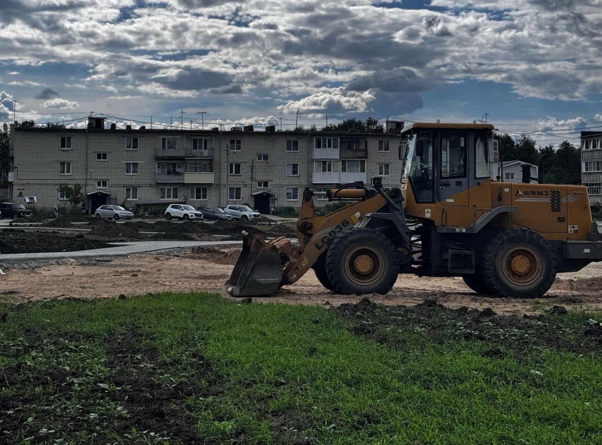 В Редькино продолжается благоустройство сквера