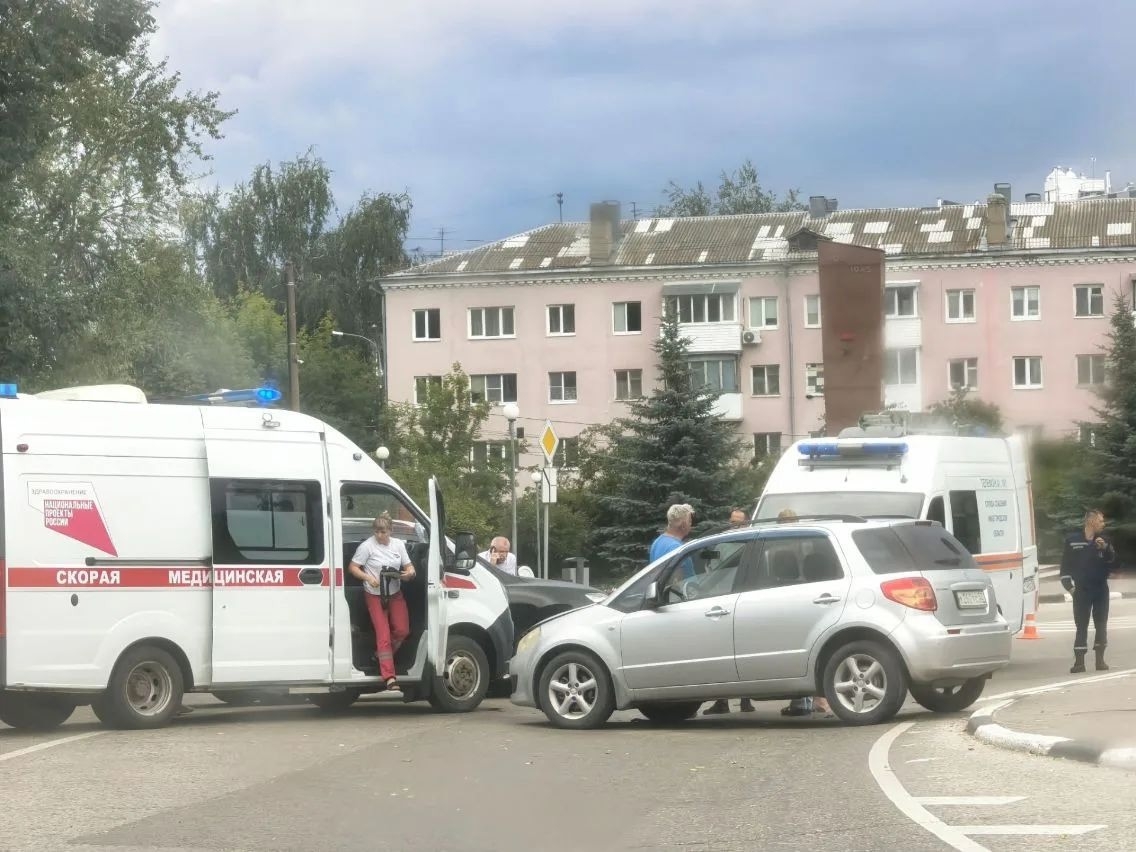 Давно тут не было ДТП...