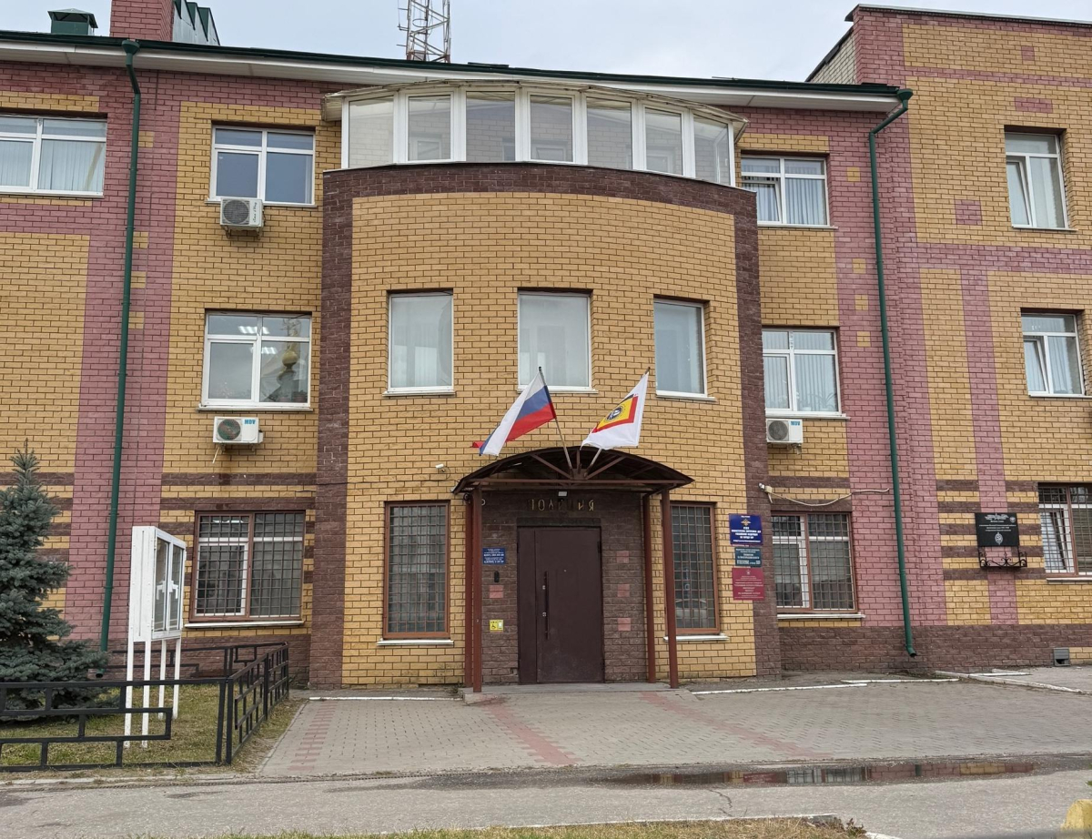 А с другой стороны тёщи тоже три...