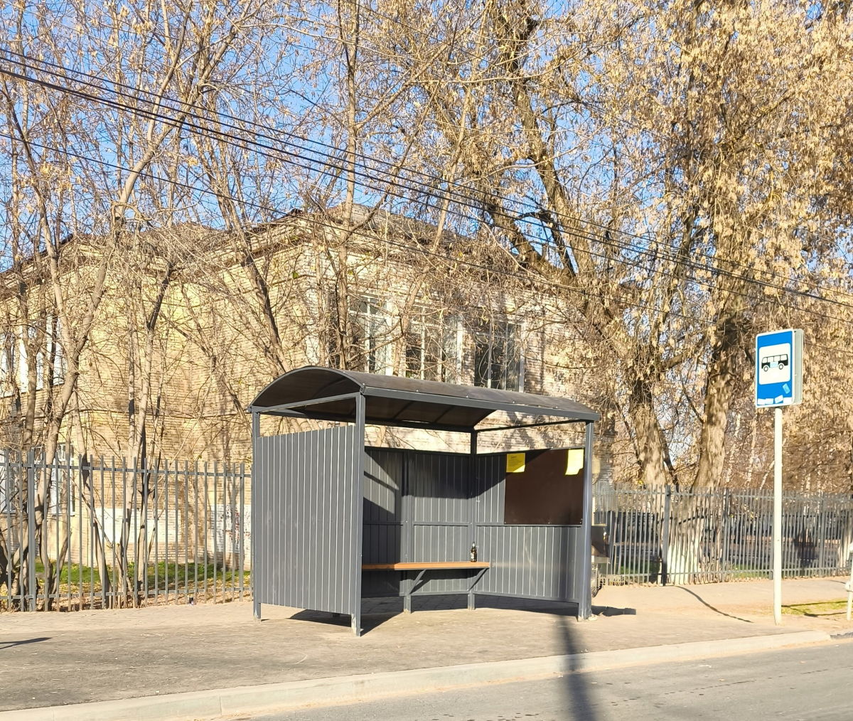 Борчане остались недовольны новыми остановочными павильонами
