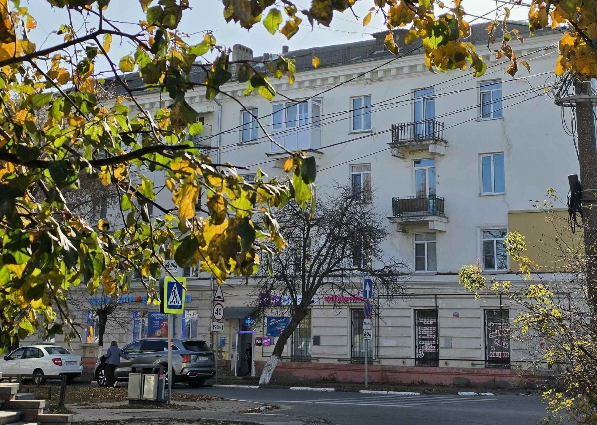 Борчане, у вас есть курящие соседи?