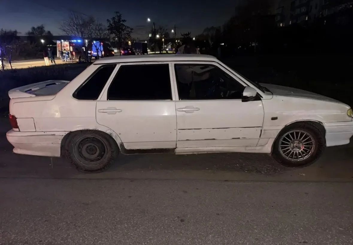На Бору 15-летний подросток на самодельном велосипеде врезался в дерево после опасного манёвра автомобилиста