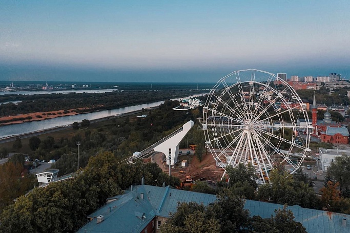 Колесо обозрения около канатки будет работать до холодов