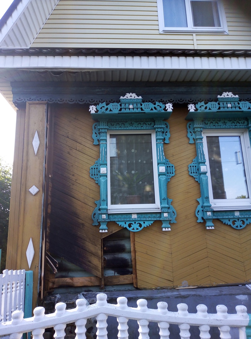 Неизвестные подожгли дом борского активиста