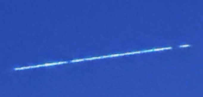 Борчане заметили в небе таинственный объект