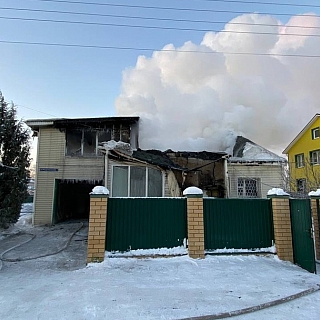 Пожар уничтожил дом в 270 квадратных метров на Бору 3
