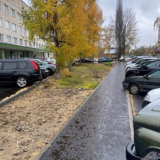 У борской поликлиники новая парковка 4