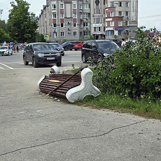 ЧП около КЦ Теплоход 3