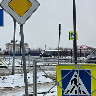 На Бору дорожные знаки немного устали 1