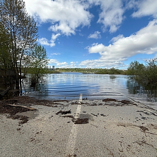 Уровень воды в Волге не уменьшается 1