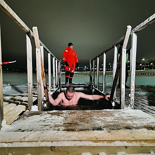Крещенские купания сильных духом борчан 3