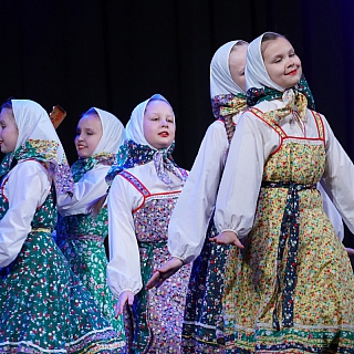 Атмосферные фото с праздничного концерта на Стекольном 7