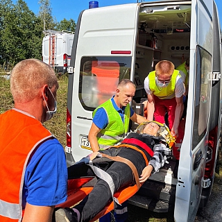 Сценарий крупной дорожной аварии отработали на учениях на Бору 7