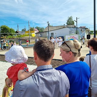 В Октябрьском открылся новый сквер 4