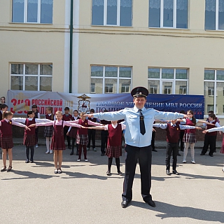 Борские полицейские присоединились к всероссийской акции  «Зарядка со стражем порядка» 1