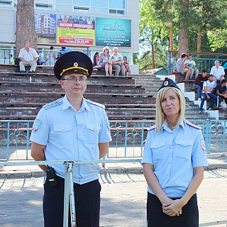 Борские полицейские и дружинники обеспечивали общественный порядок 4