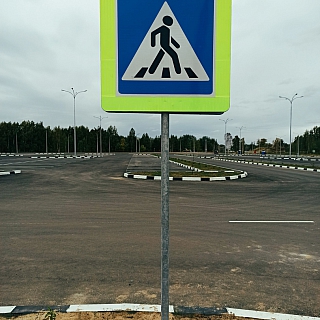 Через новую дорогу под канаткой сделали пешеходный переход 4