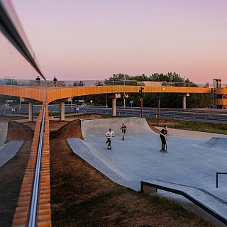 Новый пешеходный мост на Бору, рядом с канатной дорогой 6