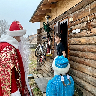 В рамках благотворительной акции «Мандарин» активисты доставили подарки детям 5