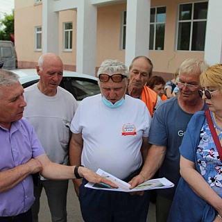 Жители Октябрьского обсудили благоустройство сквера 3