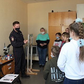 Юные кинологи побывали в гостях у полицейских 1