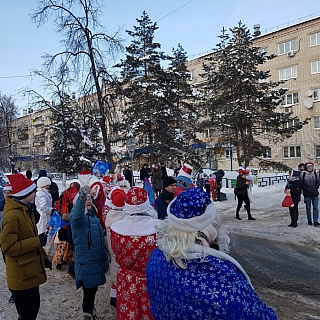 На Бору прошёл областной фестиваль Дед Морозов 4