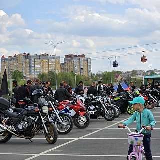 Байкеры из разных городов собрались на Бору открыть мотосезон 3